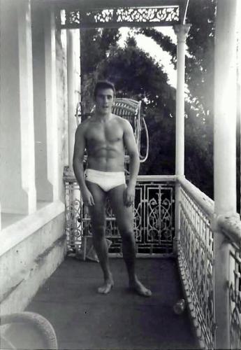 Inspired by Steve Reeves John was able to squat 400lbs, bench press 305lbs, and deadlift 470lbs with nothing more than passion and consistency.
